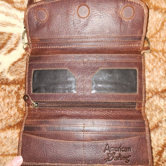 Clutch - Picture 2 of 3